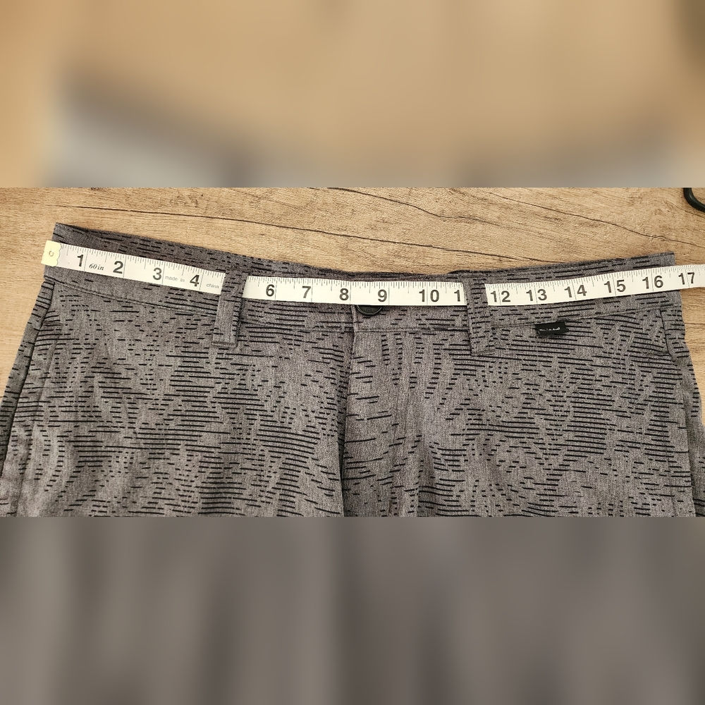 TravisMathew Gray Tropical Performance Golf Shorts Size 32 Stretch Lightweight - Picture 5 of 8